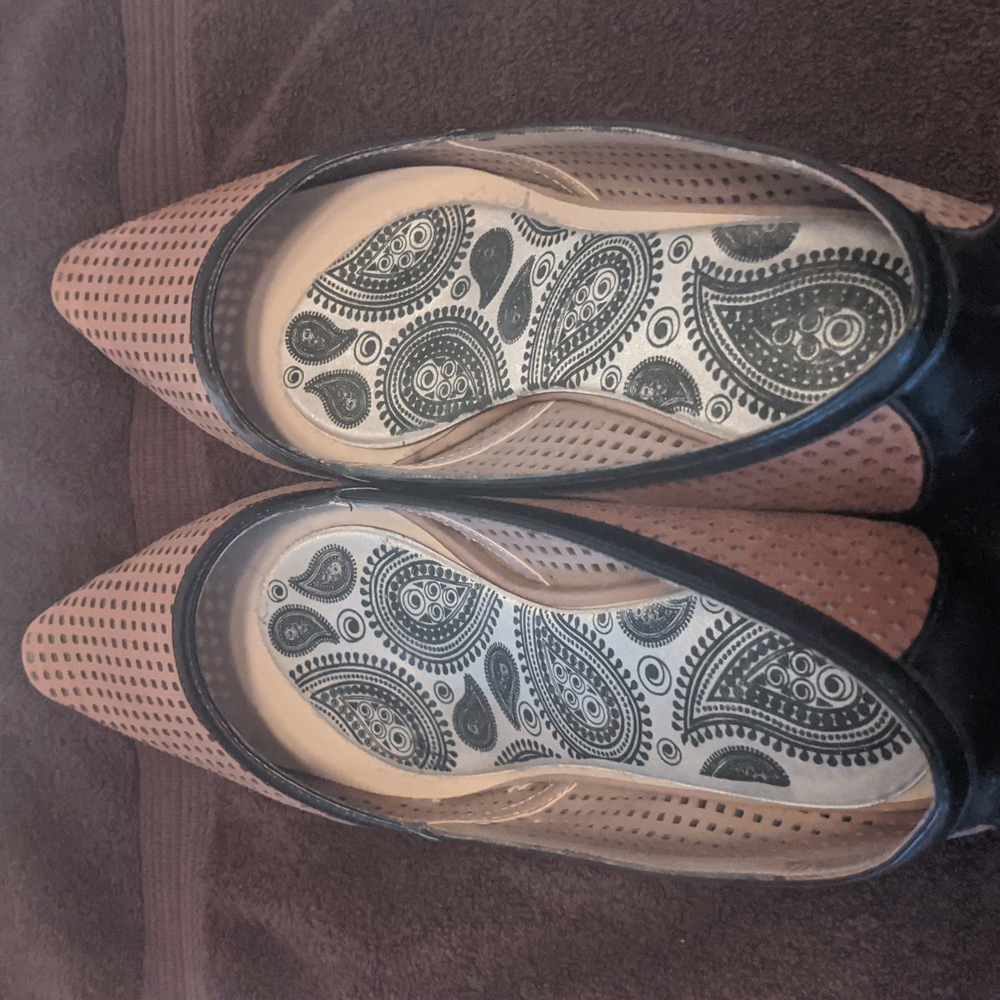 Shoes - Picture 2 of 5